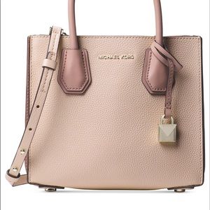 Micheal kor Mercer pebble leather purse